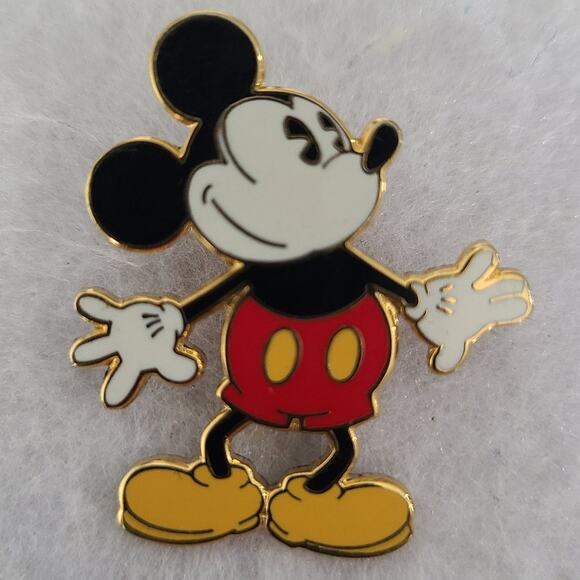Rare 2002 Disney Around The World Pie Eyed Mickey Mouse Trading Pin Enamel Y2K - Picture 2 of 7